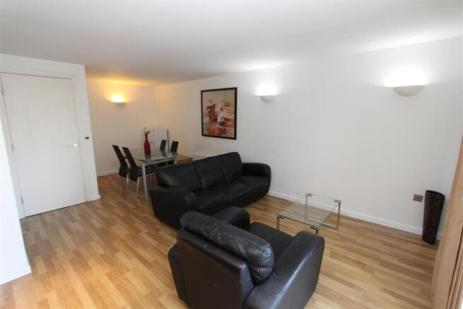 livingroom1.JPG