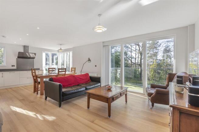 SITTING / DINING ROOM & KITCHEN
