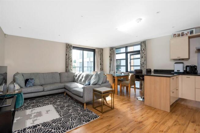 SITTING/DINING/KITCHEN