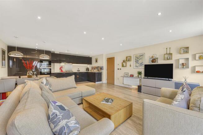 SITTING / DINING ROOM & KITCHEN
