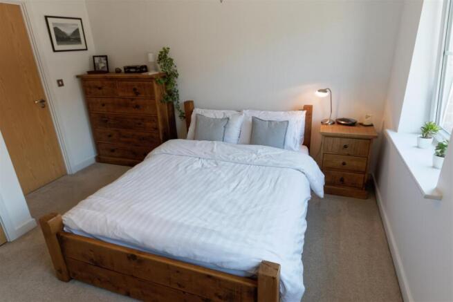 Bedroom 1.jpg