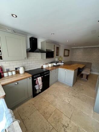 Kitchen.Dinning.jpg