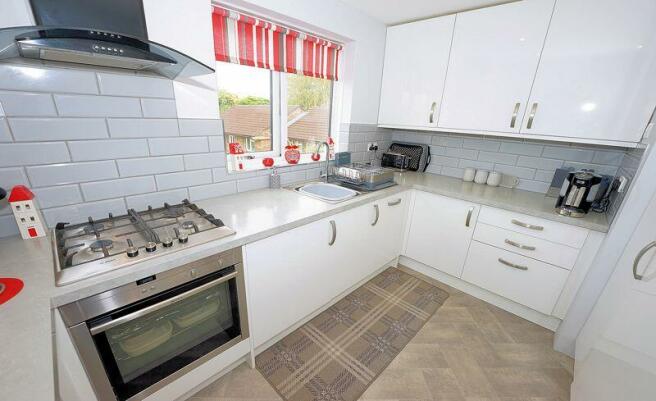 Fully fitted kitchen