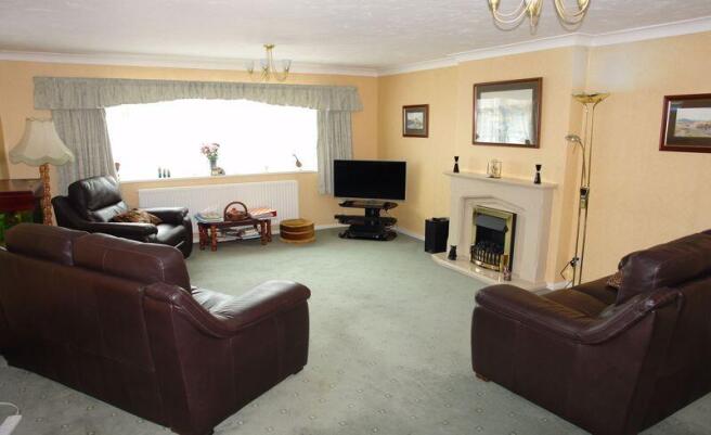 Superb 21' x 15' living room