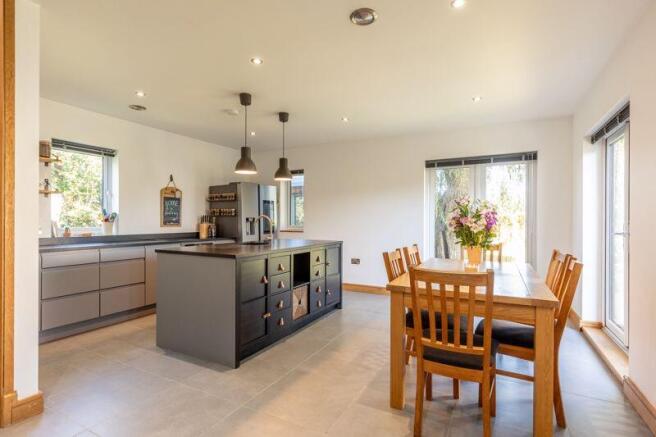 Outstanding kitchen diner