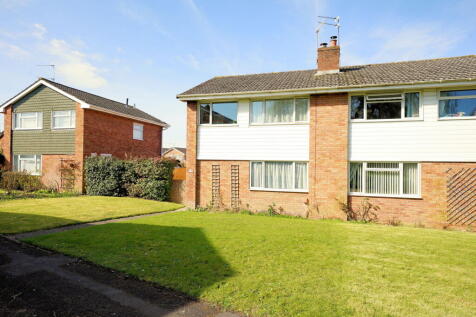 Greenslade Gardens - a mature landscaped close in Nailsea