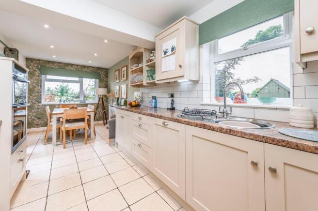 Kitchen & Dining Area