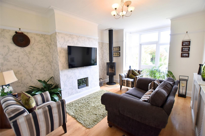 SITTING/DINING ROOM