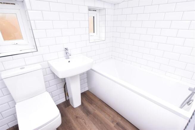 BATHROOM/WC