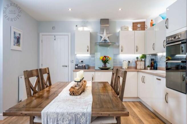 Kitchen & Dining Area