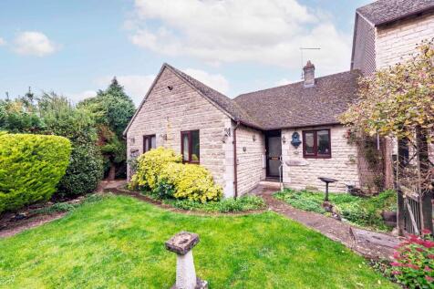 Station Meadow, Bourton-On-The-Water, GL54