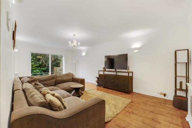 Lounge towards patio doors 2.jpg
