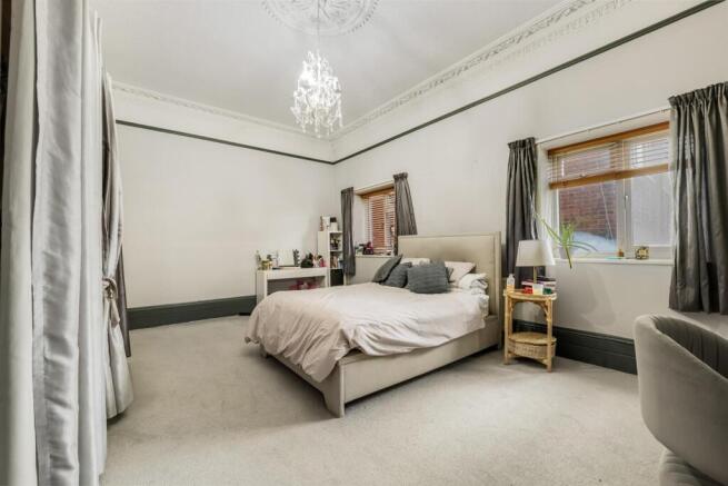 Bedroom 1.jpg