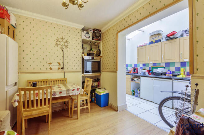 98b56224-fcb5-48b...