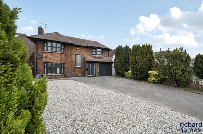 7a27f1bdda8a4c618042b92353551825