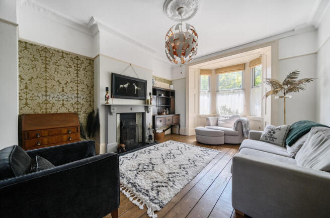 131998317687a3da2c6563