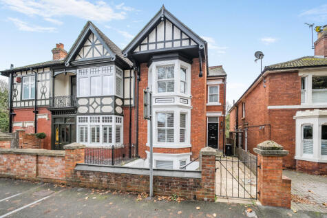 Westlecot Road, Old Town, Swindon, SN1