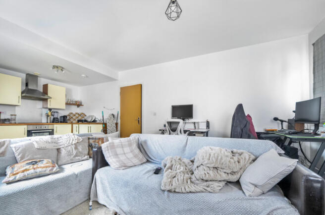 1298452-15-683889...