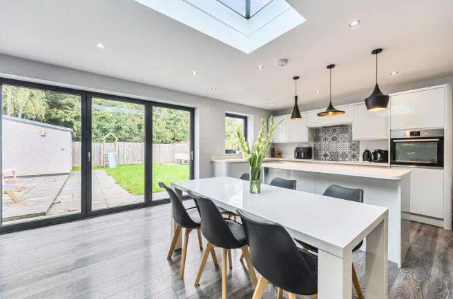 1358097-8-68de5da...