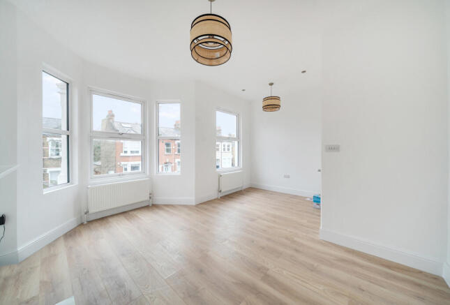 1404704-13-697772...