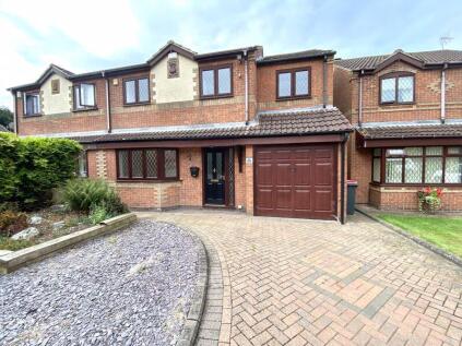 Pinewood Avenue, Wood End