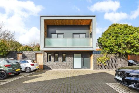 St. Valentines Close, Winchester, Hampshire, SO23