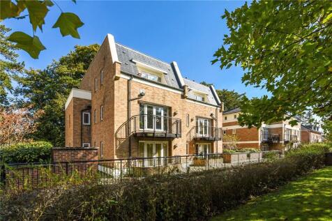 Fraser Gardens, Winchester, Hampshire, SO22