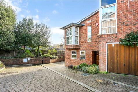 Friary Gardens, Winchester, Hampshire, SO23