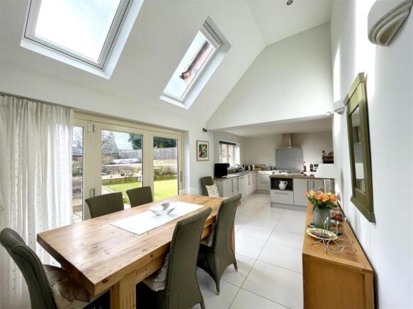 KITCHEN/BREAKFAST/DINING ROOM