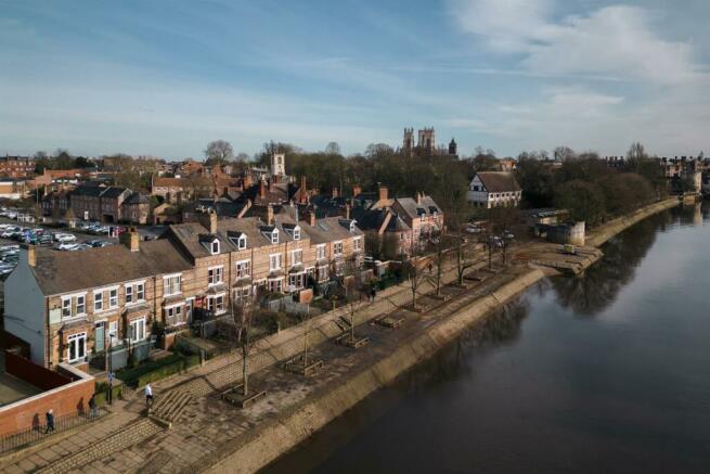 Earlsborough Terrace, York Minster behind