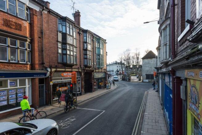 2 Gillygate
