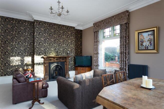 Sitting/Dining Room
