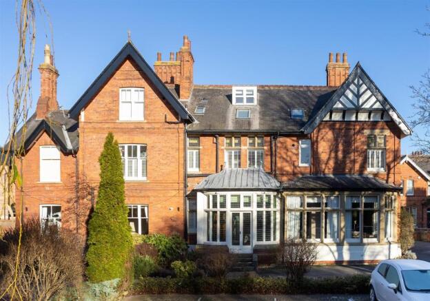 Flat 1, 10 St Peters Grove