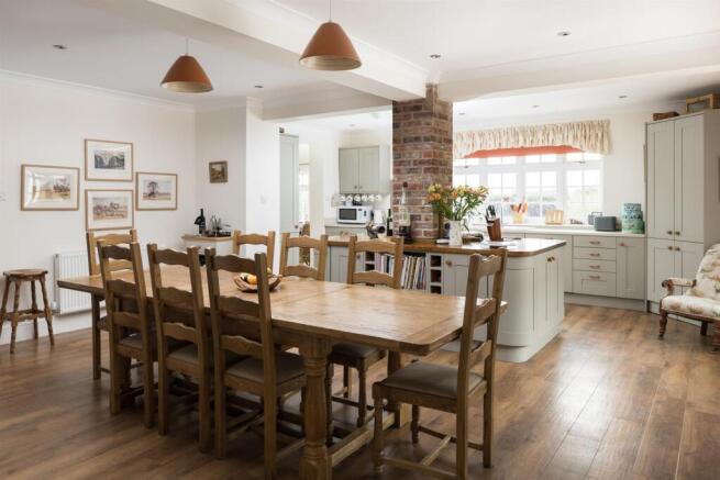 Kitchen/Dining Room