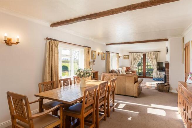 Sitting/Dining Room