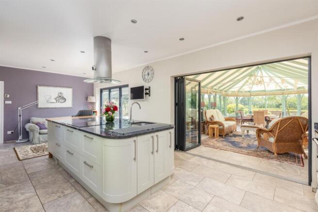 Farmhouse Kitchen/Breakfast Room