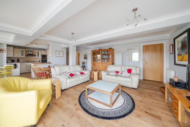 Kitchen/sitting room