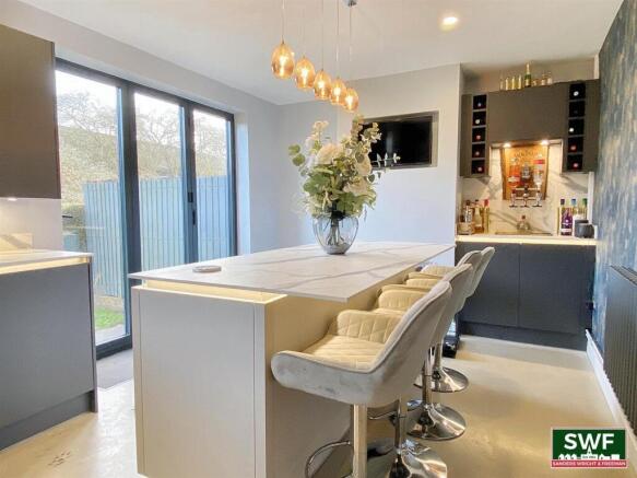 Kitchen1.jpg