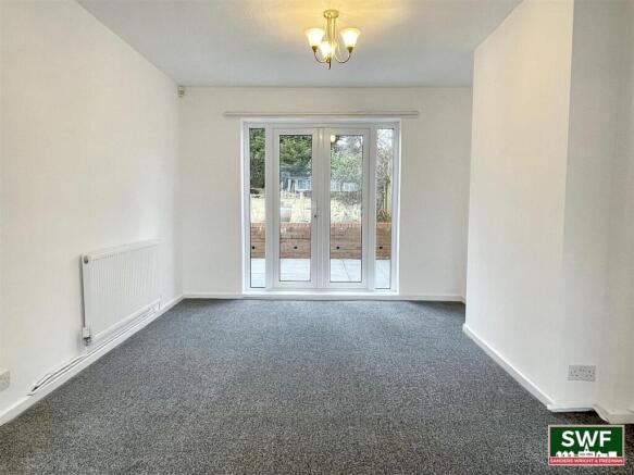 THROUGH LIVING/DINING ROOM