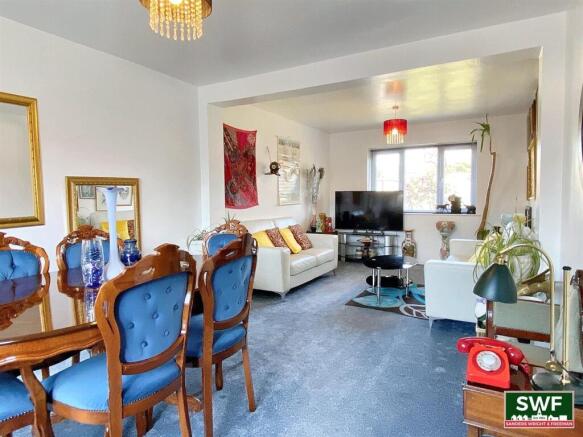Living room3.jpg