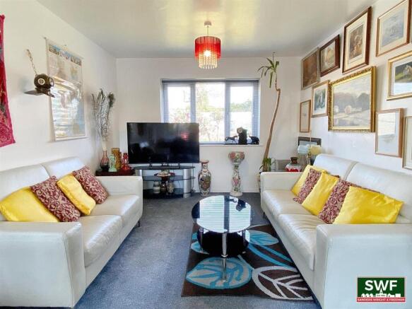 Living room1.jpg