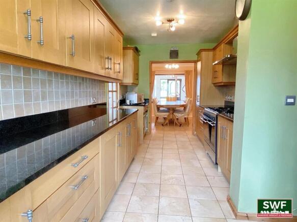 Kitchen1.jpg
