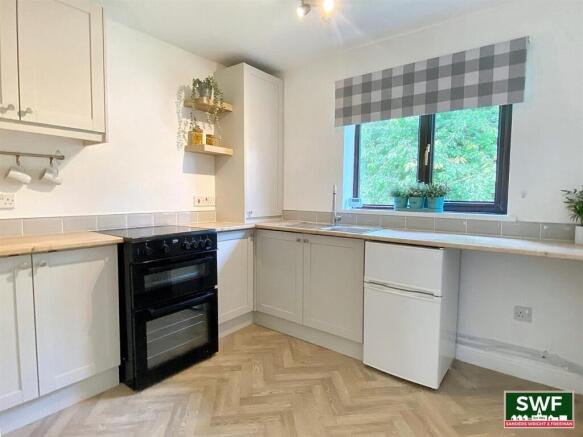 Kitchen2.jpg