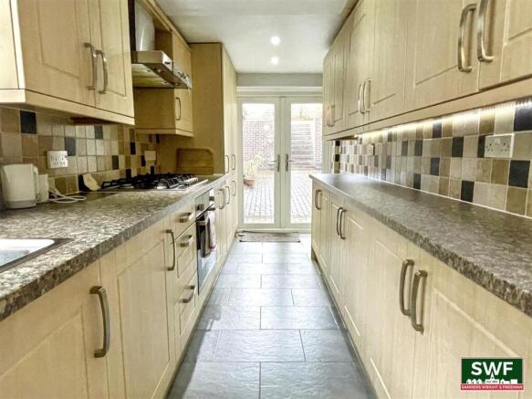 Kitchen2.jpg