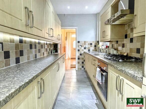 Kitchen3.jpg