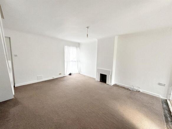Living room 2.jpg