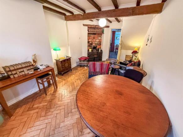 Lounge/ Dining Room