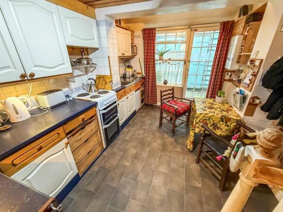 Kitchen/ Breakfast Room