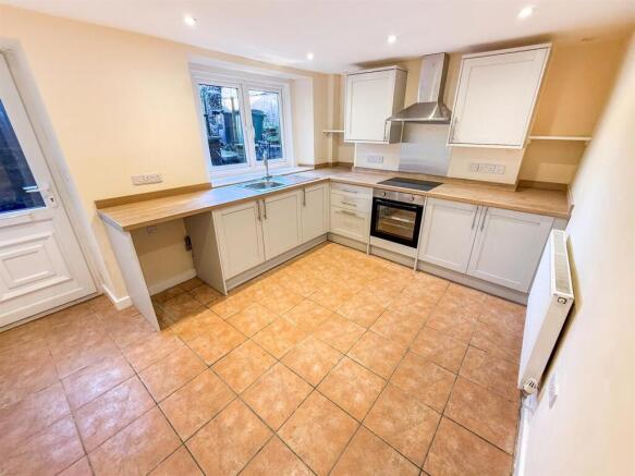 Kitchen/ Dining Room