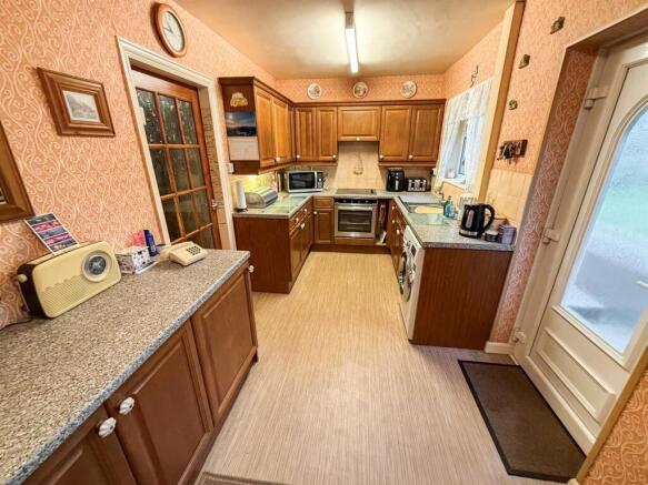 Kitchen/ Dining Room